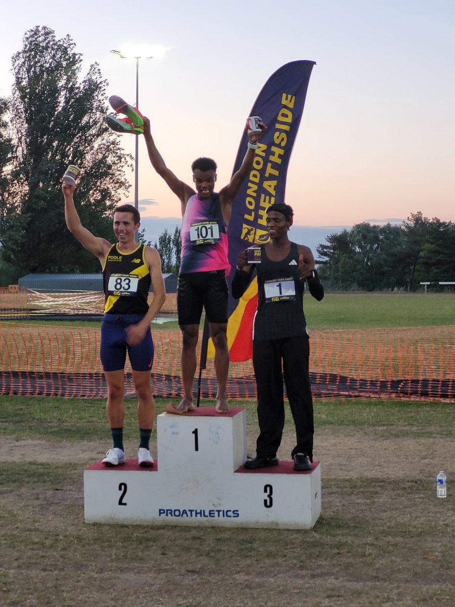Jacob Howe (@jacobmhowe) on Twitter photo Top three women, and the top three men, from last night's Finsbury Park 5000s with <a href="/LondonHeathside/">London Heathside AC</a>. #finsburyparktrack #running Top three women, and the top three men, from last night's Finsbury Park 5000s with <a href="/LondonHeathside/">London Heathside AC</a>. #finsburyparktrack #running