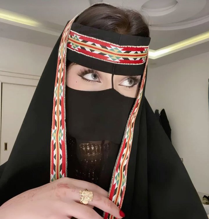 مساء الخير 🌹

من هي المرأة التي لا تتكرر ؟؟🙈❤