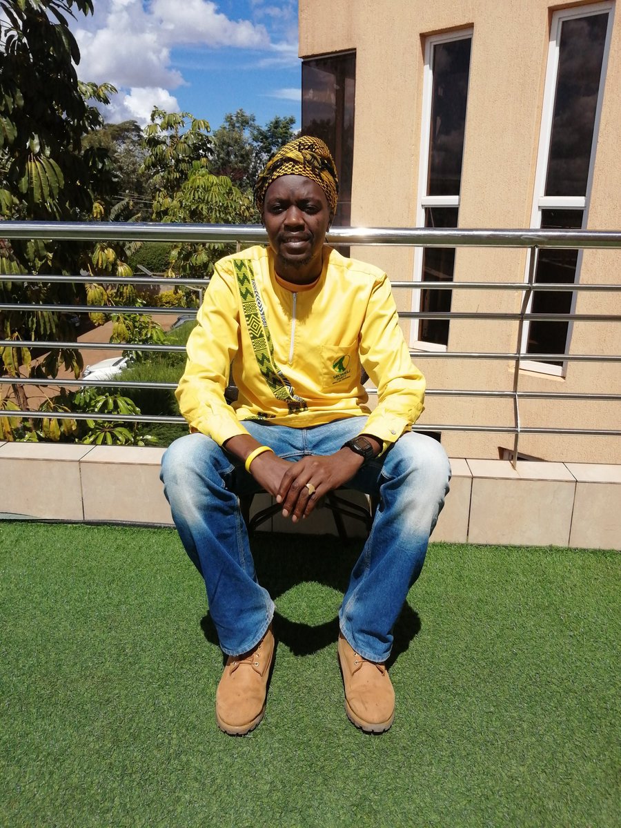 BettieWaShiro's tweet photo. Arresting Garang, Chebu and Paul Mark Donald of #TeamCourage, is an attempt to silence Active Citizens. 
Spinning a narrative against Human Rights Defenders is a fool's job.

#HandsOffActivists #FreeOurComrades. https://t.co/HFFr2z3bBP