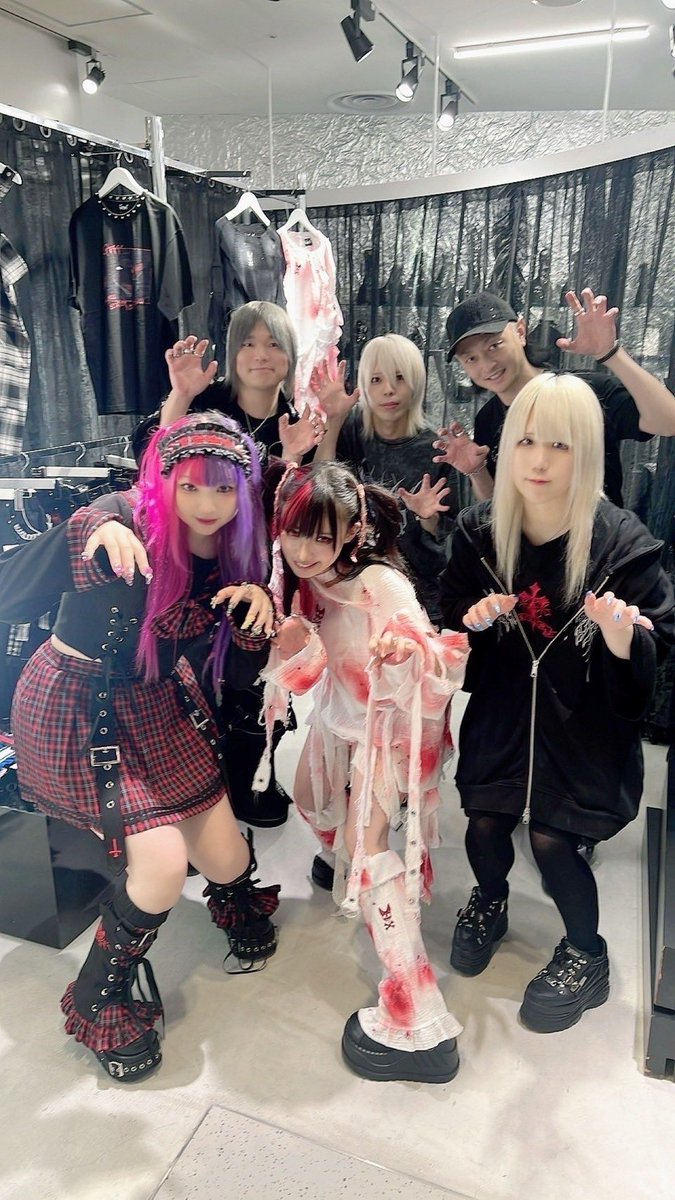 Grrr the Lipper【ガルルザリッパー】チョキ・チョキ・チョッキ Grrr the Lipper【ガルルザリッパー】 チョキ・チョキ・チョッキ