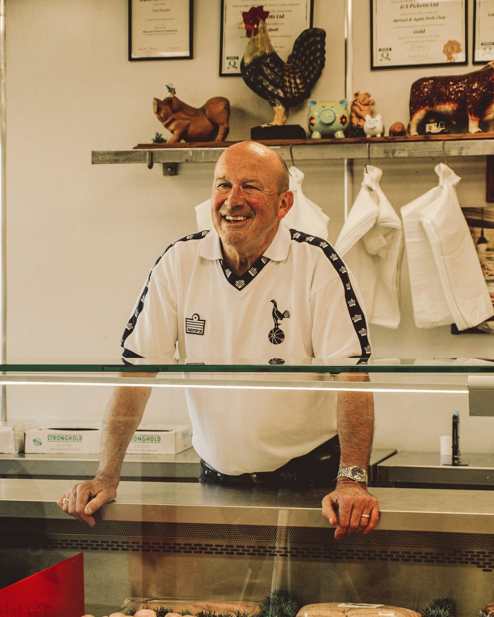admiral1914's tweet image. ๐ฏ๐ฝ๐ ๐ซ๐๐๐
๐๐โ๐ ๐ข๐ถ๐๐: ๐ฟ๐๐
For over 40 years, Leo has served his community as a butcher. But even before the early mornings, he was already part of something greater. Born into a Spurs family, it wasnโt a decision โ it was in his blood.
More -โฆ