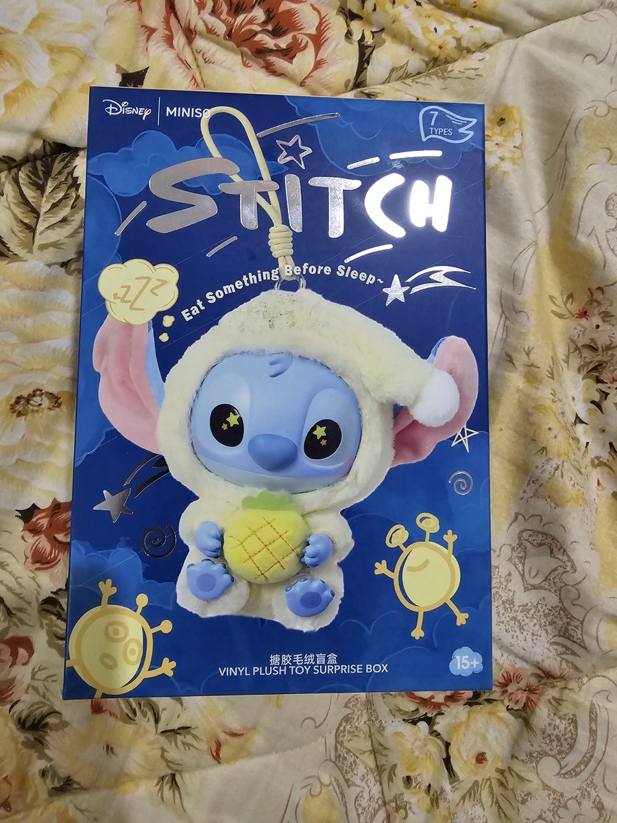KingDongpyo's tweet photo. Wtt stitch miniso blind box 'eat something before sleep'

Kondisi masih segelan, dalemnya dapet yg Sour Pineapple (kuning)

Looking for 
✨️ Crispy pizza (hijau)
✨️ Pure coconut juice (coklat)
✨️ Strawberry cone

Salah satu diantara itu. 
Bisa co sopi, dom Jateng freeong https://t.co/Z5yFNJaZM6