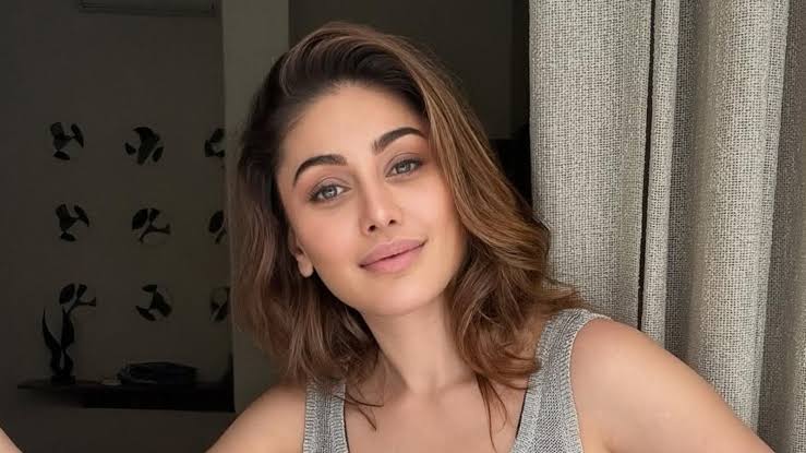 Life is very unpredictable. Shocked to know about #ShefaliJariwala's sudden and untimely passing. Have known her through her interviews and what we saw on Bigg Boss. Such a lively and physically fit personality. Gone too soon. RIP. Om Shanti 🙏