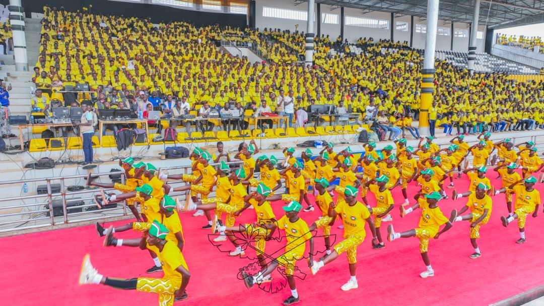 manariyoVia's tweet photo. 🎇 Ces jeunes ont marché pour dire : "Oui à la paix, Non à la manipulation"🔒
Un message fort à tous ceux qui doutent de la stabilité du #Burundi. Le peuple avance.
#NPPCS #JeunesseEngagée 👏 🎉 @R_Ndikuriyo @nkurunzizaherm2 @sinrenovat @IntumwaNews @NtareHouse @DorianeMunezero https://t.co/AB2s09PBUN