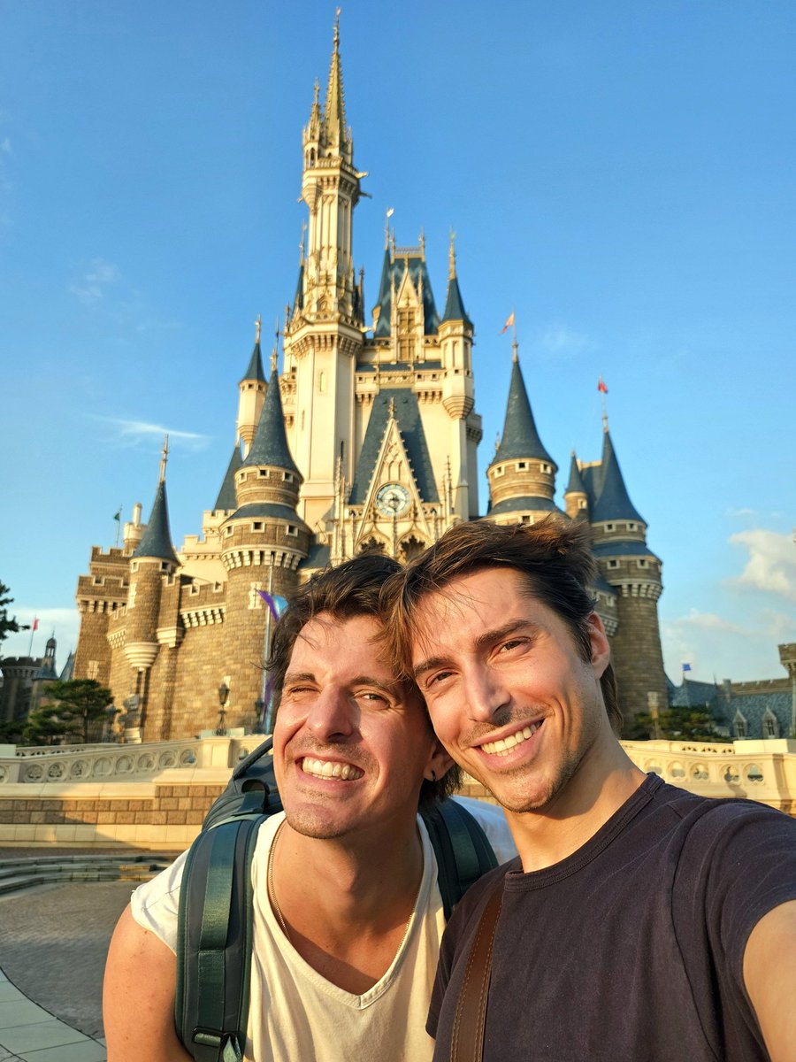 Noi lo prendiamo 🏰❣️
#JAPAN #Honeymoon #DisneylandTokyo