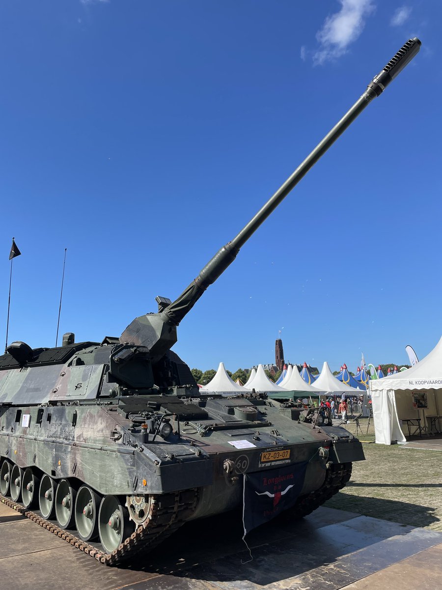 klaasm67's tweet image. Panzerhaubitze is excited. #Veteranendag