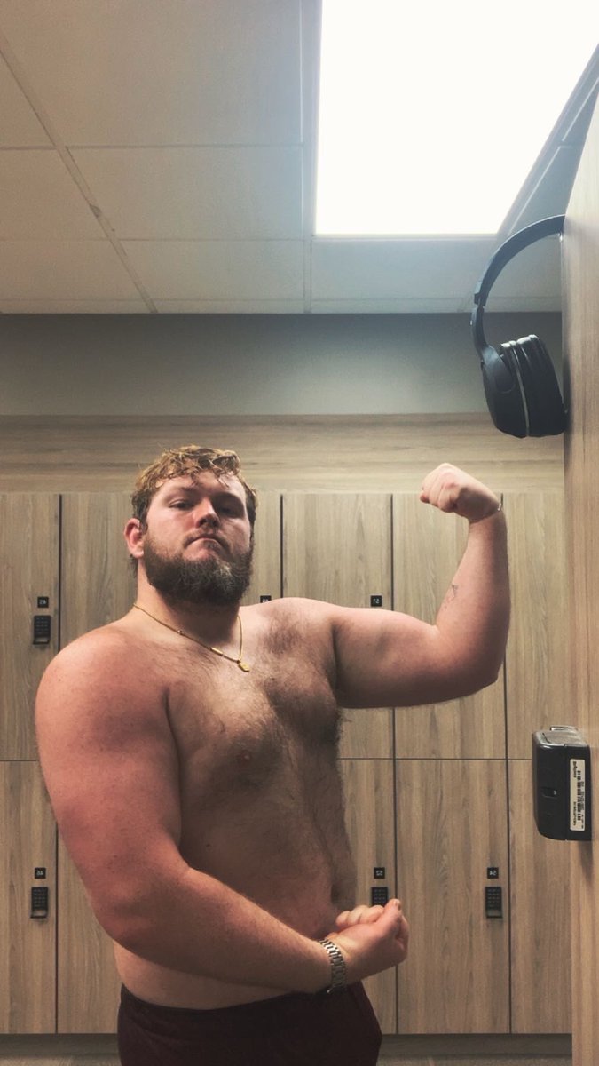 floatonbygemini's tweet photo. Should I start using my body for money? #gay #gym #hairy #buffbear #lockerroom https://t.co/z2o5LrzpyB