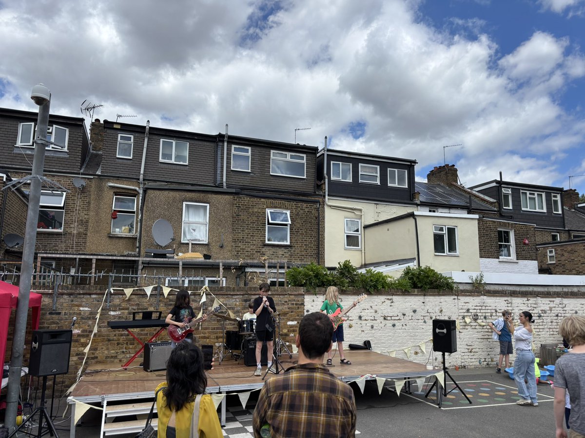 Ark Priory tweet media