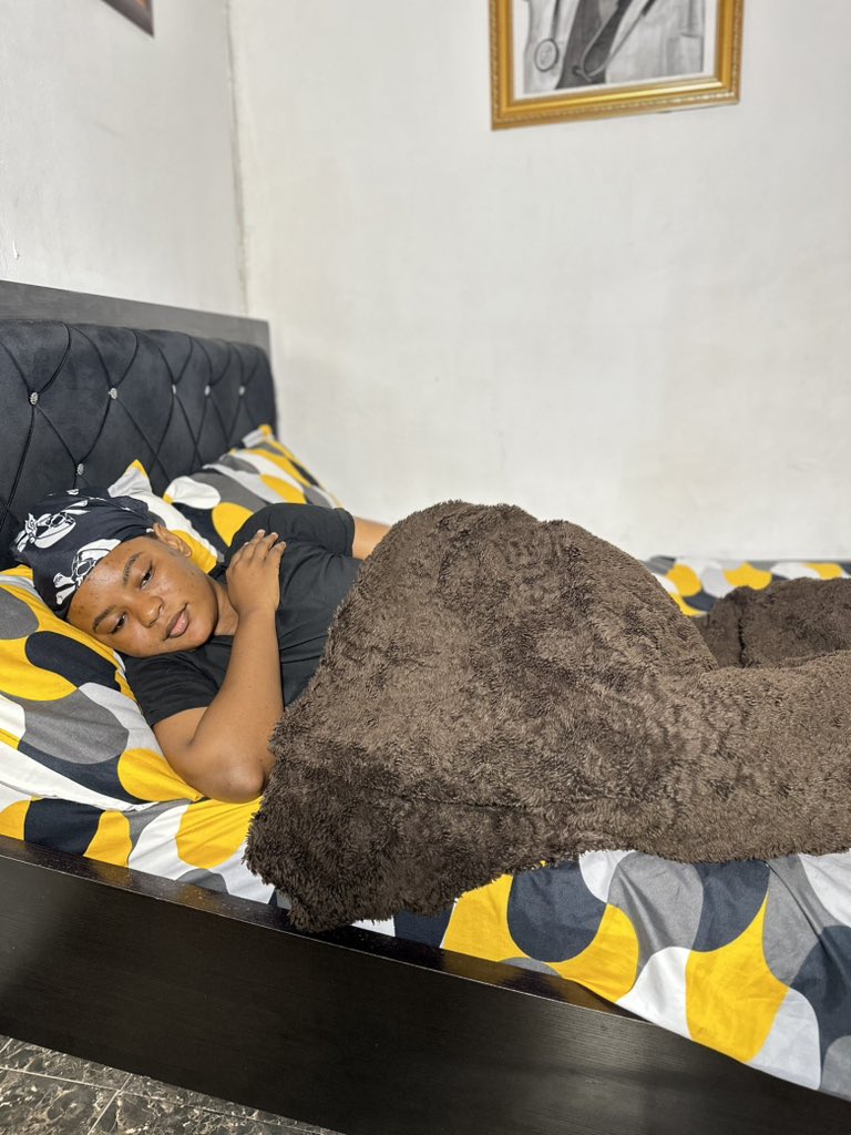 it_Rutie's tweet image. Cold wan kpai me, I no get man. 💔