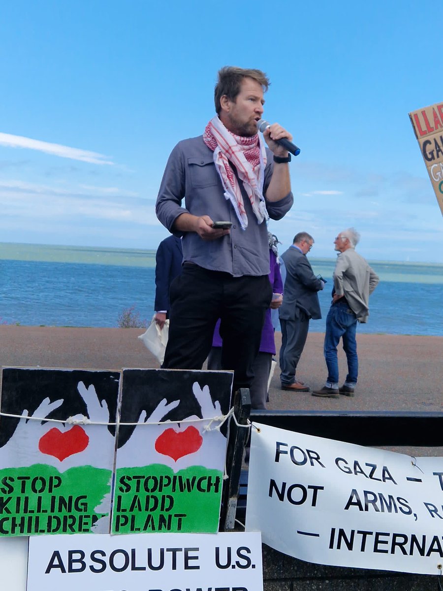 CymruSTW's tweet photo. Stop the War Cymru joined the nearly thousand strong rally at @WelshLabour conference to make clear the priorities of Wales: Welfare not Warfare, Bara did Bombay https://t.co/N9pfgOvO3X