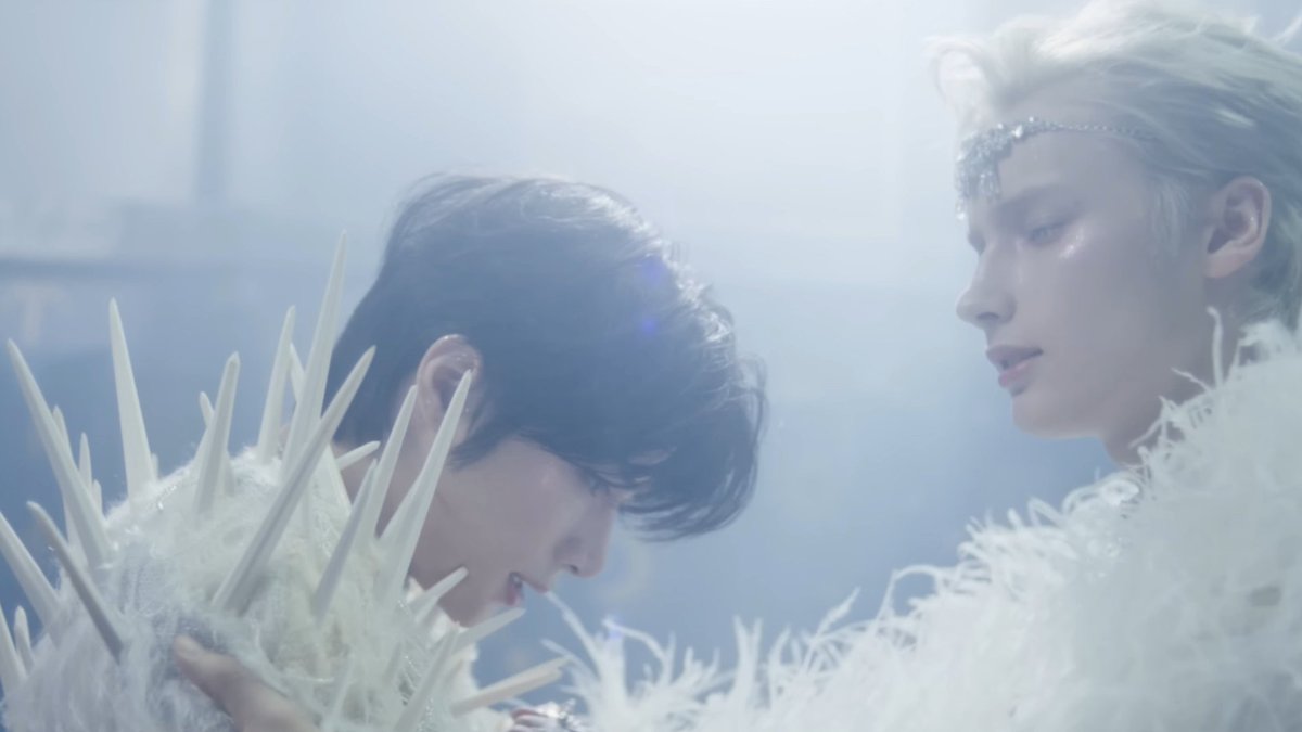 hueningkai 4 u tweet media