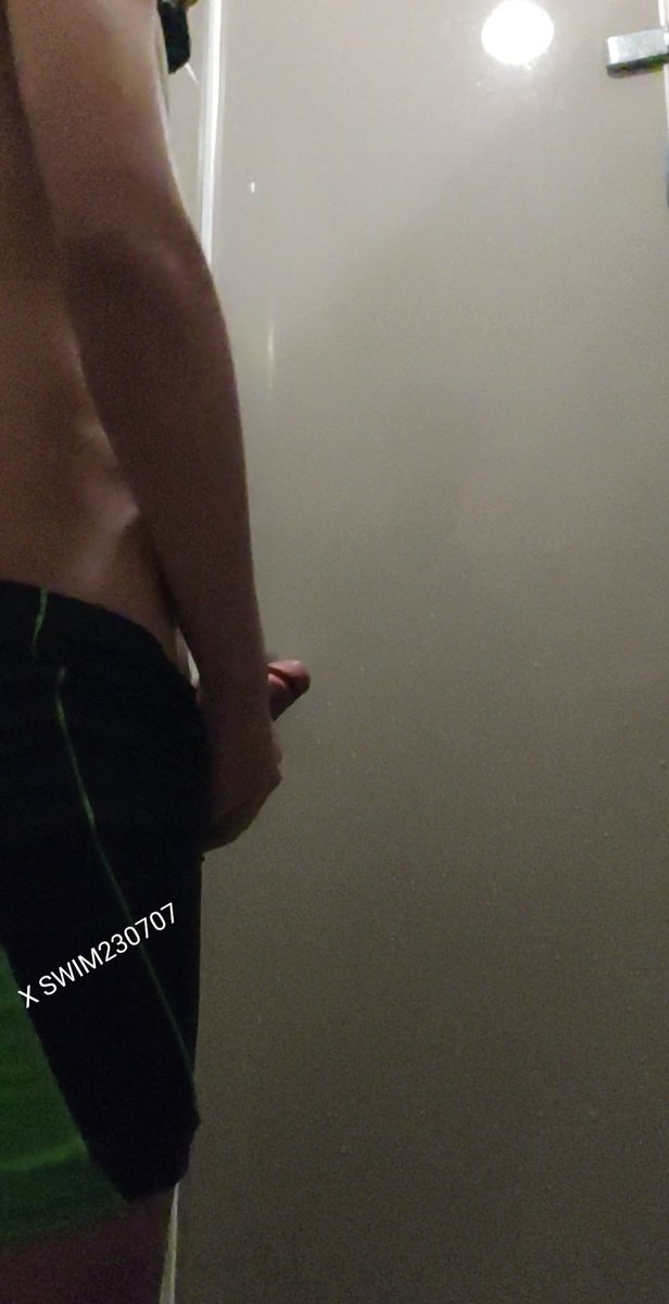 SWIM230707's tweet photo. 泡湯完
在淋浴間耐不住慾火
這個動作是不是要開門🥵 https://t.co/KmLMt12Ci5