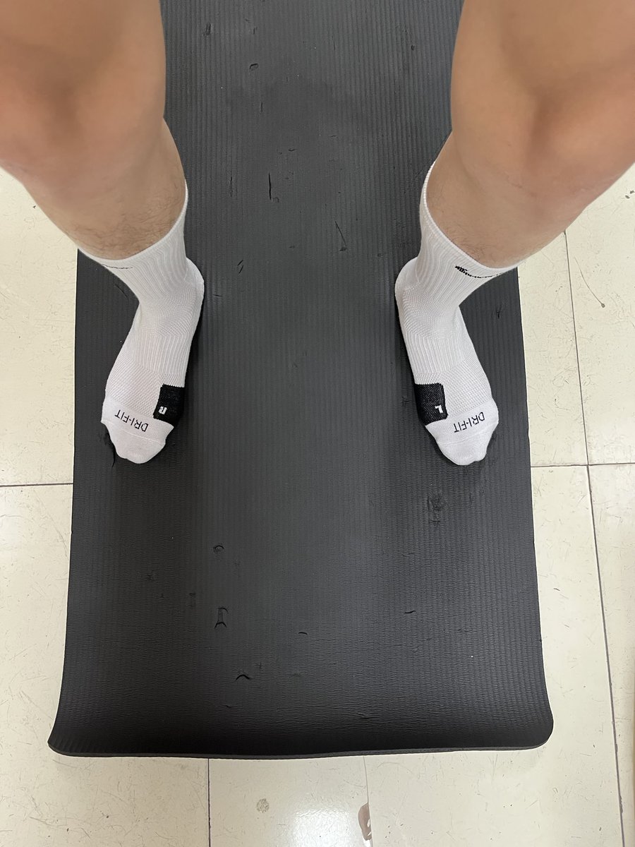 我的袜子要穿大半个星期才有一点点味🥹
老天爷不让我卖原味