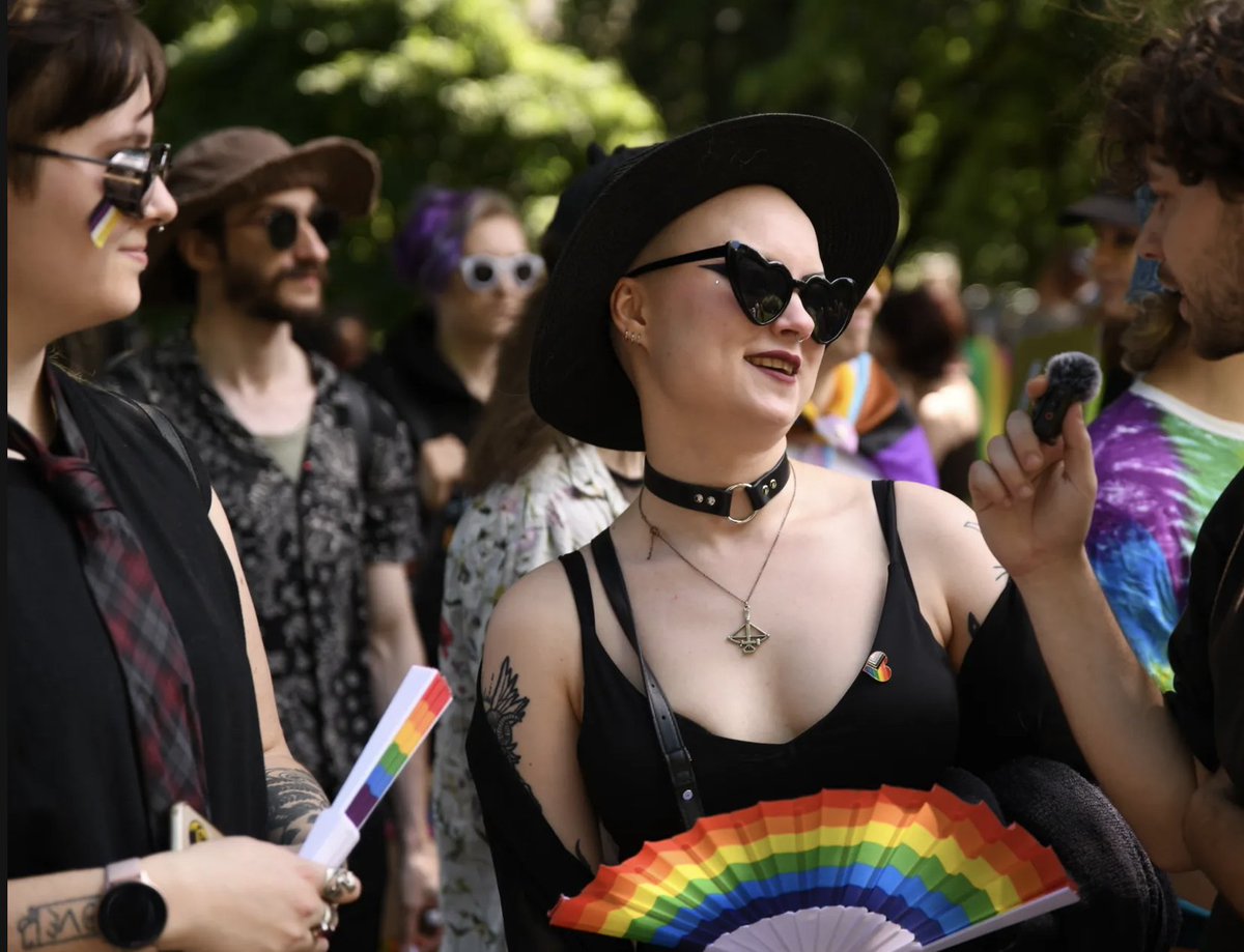 E_Stendzenieks's tweet photo. Klau, bet tīri ģenētiski, medicīniski, psihiski, fiziski, mentāli, kas noticis šo 50 gadu laikā ar Pride dalībniekiem? 
Nopietni, kas notika, kāda ir šī traģiskā ģenēze, kāds zin? https://t.co/r5UOhdvwhK