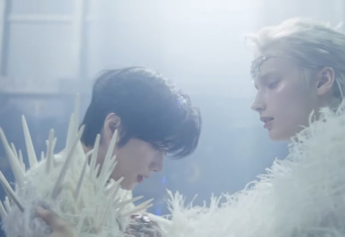 bomkue's tweet photo. yj removing tyun's pain, kai letting gyu know it's going to be fine,txt noticing they're losing soobin to them finally saving soobin and my family getting back together.. this shit was a masterpiece https://t.co/coaV95y4mM