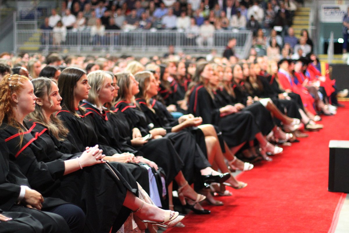 And that's a wrap on convocation! It has been a thrill to witness the culmination of all your hard work and dedication. Congratulations to all those that convocated this week, and especially those that convocated yesterday.

#QueensuGrad25 #ChaGheill