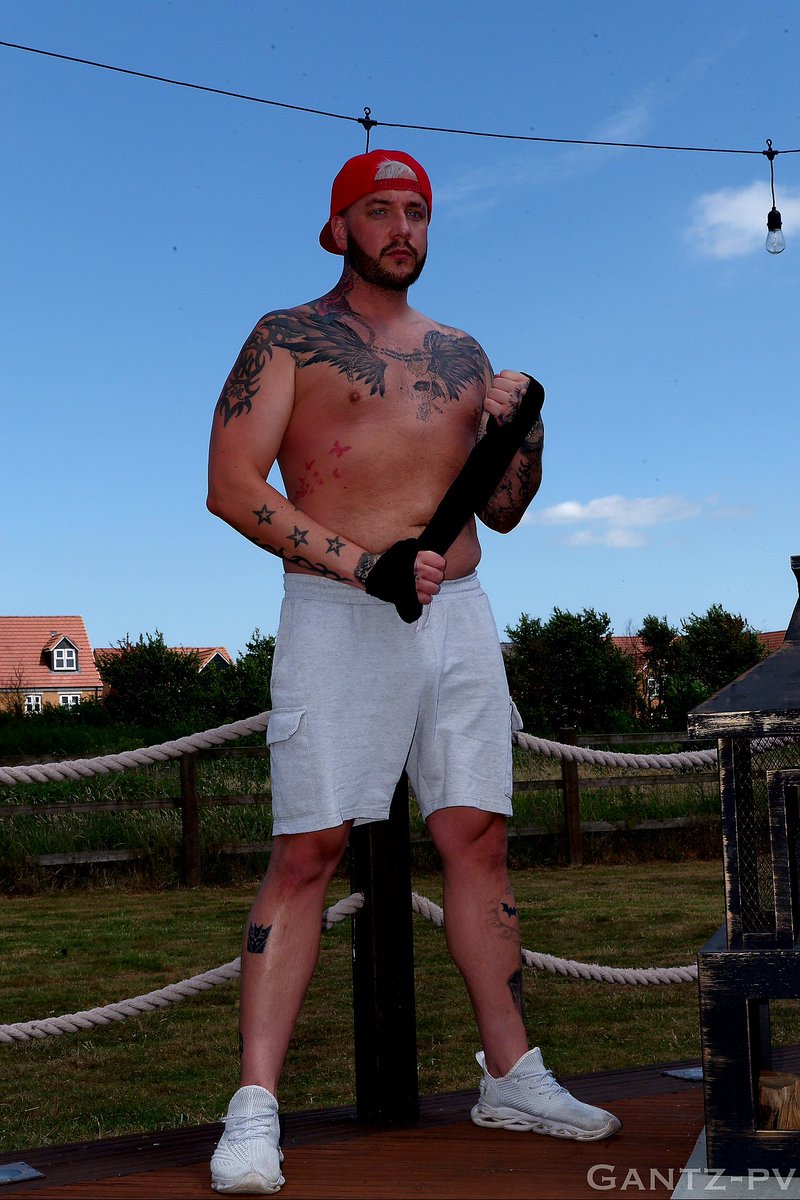 Who needs abs when you’ve got grab here handles? 😈
This dad bod doesn’t just cuddle… it corrupts. 💋💦

#DadBodEnergy #TattedUp #BodyPositivity

Pics by <a href="/Gantz_pv/">Gantz-pv</a>