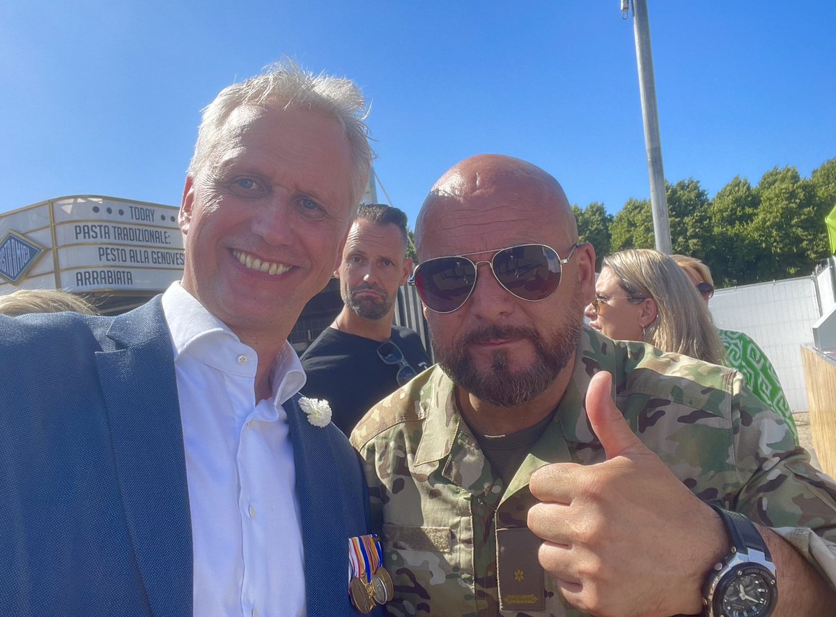 klaasm67's tweet image. Kroon op de dag! #Veteranendag