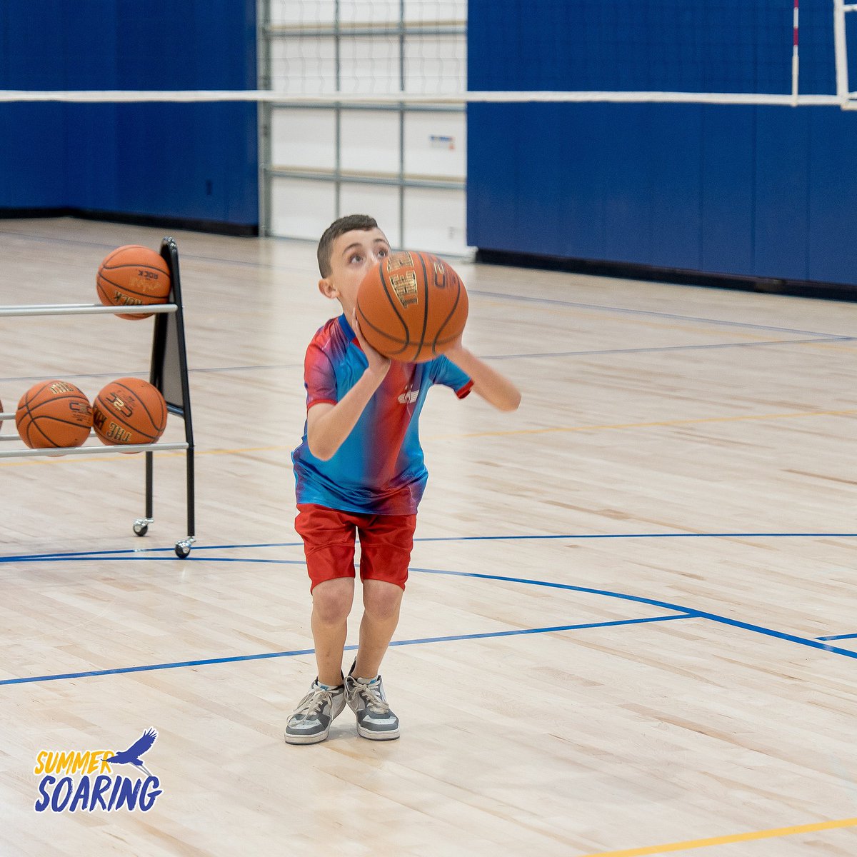 Kellenberg's tweet photo. Another great summer soaring night with our sports night! Bowling, golf, volleyball, basketball and much more! Join us on August 10 for our welcome mass and social.
#Kellenberg #KMHS #summersoaring https://t.co/D4xgTxpNjT