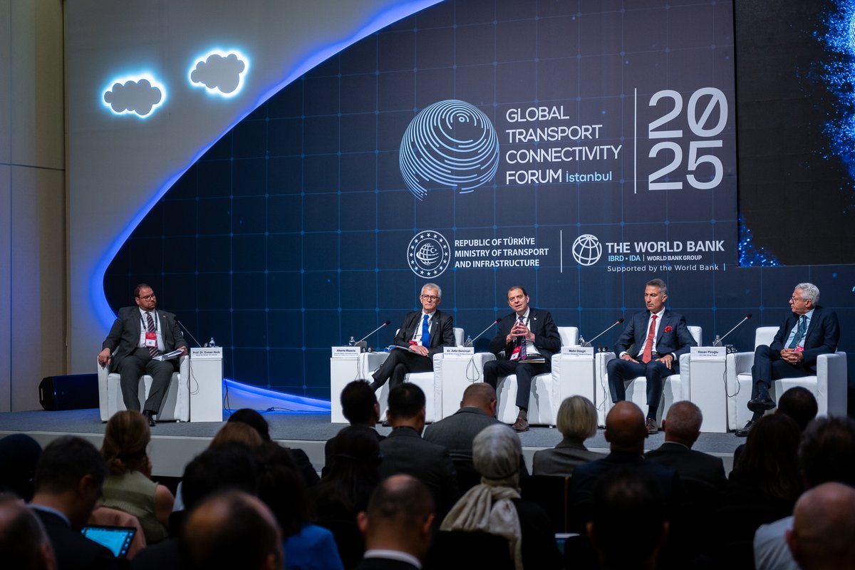 GTCForum's tweet photo. Ulaştırma sektöründe karbon emisyonlarının azaltılması, yeşil lojistik çözümleri ve uluslararası iş birliklerinin rolü “Sıfır Emisyonlu Koridorlara Giden Yol” oturumunda konuşuldu.

Moderatörlüğünü Prof. Dr. Erman Akıllı’nın üstlendiği oturumda konuşmacılar:
•⁠  ⁠Alberto Mazzola, Genel Direktör, CER
•⁠  ⁠Alemu Sime Feyisa, Ulaştırma ve Lojistik Bakanı
•⁠  ⁠Hasan Piroğlu, CEO, MSC Türkiye
•⁠  ⁠Metin Düzgit, Başkan Yardımcısı, Uluslararası Denizcilik Odası
•⁠  ⁠Dr. Zafer Demircan, Enerji ve Tabii Kaynaklar Bakan Yardımcısı, Türkiye

Sıfır emisyon hedefiyle tasarlanan yeni ulaşım koridorları, sürdürülebilir bir geleceğin yapı taşlarını oluşturuyor.

EN
The “The Road to Zero-Emission Corridors” session focused on reducing carbon emissions in the transport sector, green logistics solutions, and the importance of international cooperation.

Moderated by Prof. Dr. Erman Akıllı, the panel featured:
•⁠  ⁠Alberto Mazzola, Executive Director, CER
•⁠  ⁠Alemu Sime Feyisa, Minister of Transport and Logistics
•⁠  ⁠Hasan Piroğlu, CEO, MSC Türkiye
•⁠  ⁠Metin Düzgit, Vice Chair, International Chamber of Shipping
•⁠  ⁠Dr. Zafer Demircan, Deputy Minister of Energy and Natural Resources, Türkiye

Zero-emission corridors are paving the way for a more sustainable and climate-resilient transport future.

#GTCF2025 #TürkiyeYönBelirler #TürkiyeSetsTheDirection