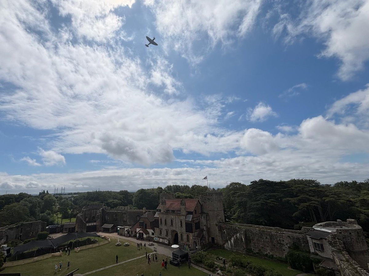 Fantastic turn out at #Wales Armed Forces Day 2025 today in #Caldicot which featured a parade of Cadets, a flypast and soldiers, sailors and airman from all three Armed Services displaying their military equipment