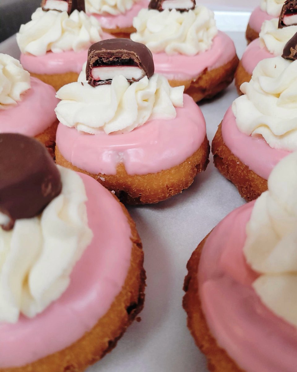 When you think Mexican candy that is beloved everywhere, it’s gotta be Bubu Lubu awesomeness. We complement the flavors on our 🍩, come try #saturday momosdonuts.square.site  …nuts.square.simomosdonuts.square.site