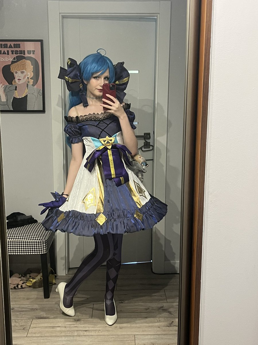 httpsSleepyTea's tweet image. It’s not Gwensday but here u have Gwen cosplay anyways!!! #gwen #gweb #gwencosplay #GwenLeagueofLegends #LeagueOfLegends #cosplaytwt #loltwt