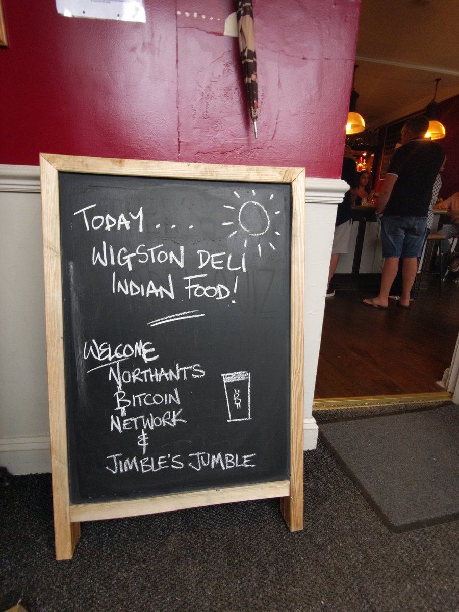 Had a warm welcome and balmy evening at <a href="/MerlinFDC4/">Merlin 🎇 Griffiths</a>'s place last night for bitcoin meetup - next stop BEACH RETREAT!