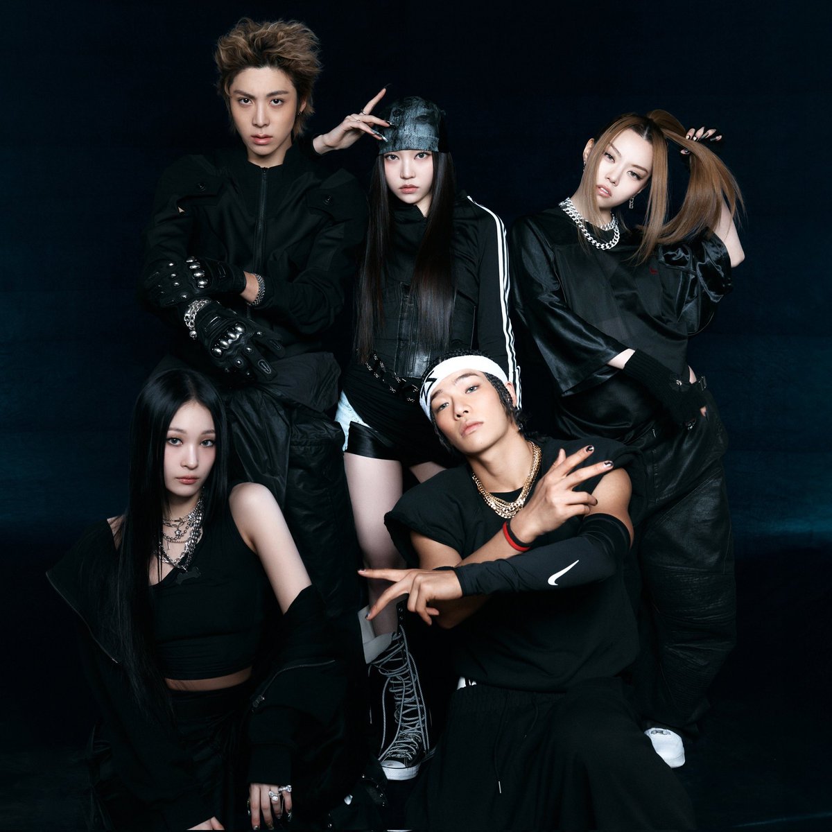 ADPBR_'s tweet image. Para que ele nem são famosos!! O ALLDAYPROJECT se torna o primeiro grupo misto de k-pop e o segundo grupo da quinta geração a alcançar um RAK.

#ALLDAYPROJECT #ADP #올데이프로젝트