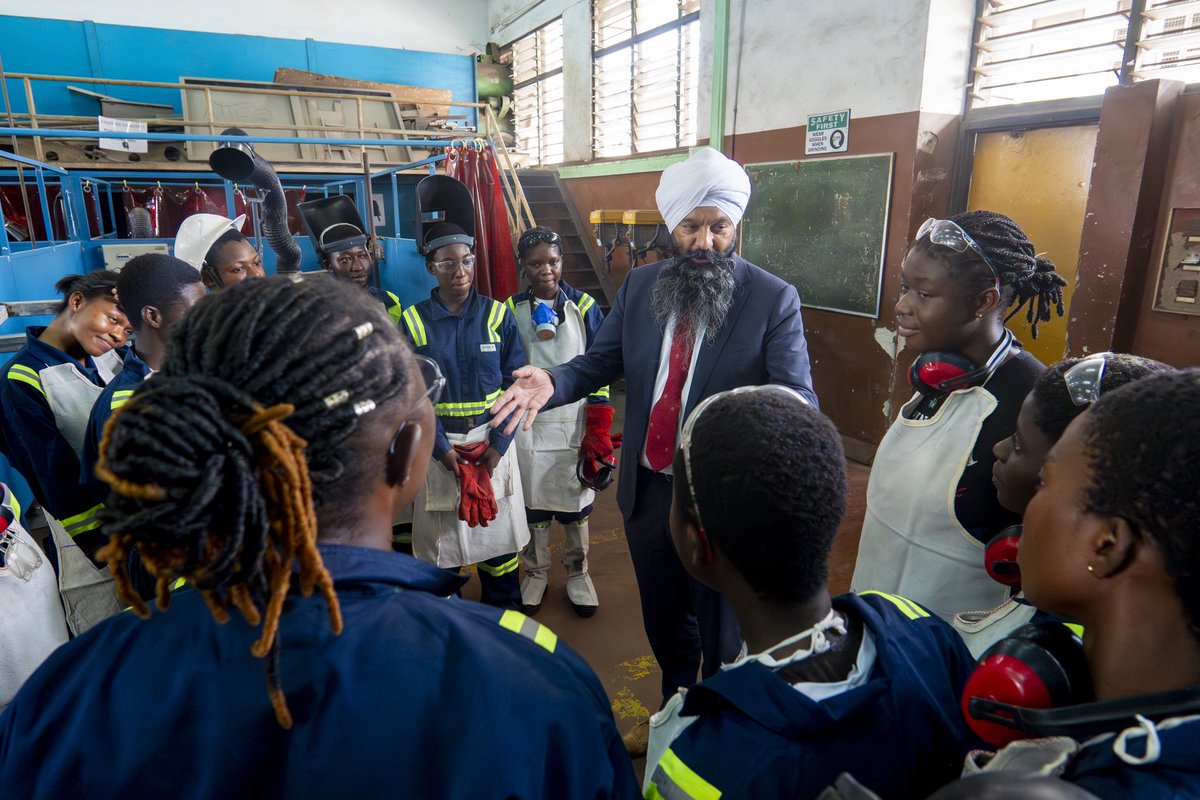 CanHCGhana's tweet photo. Hon. Sarai met women 👩🏾🏭 in 🇬🇭 who have received support through Canada’s #INVEST project! Partnerships like this between 🇨🇦 and 🇬🇭 in #TVET and skilled trades is changing the narrative. 👩🏾🏭👩🏾🏭👩🏾🏭#INVESTinHer #WUSC https://t.co/Ytqdb1K7x8
