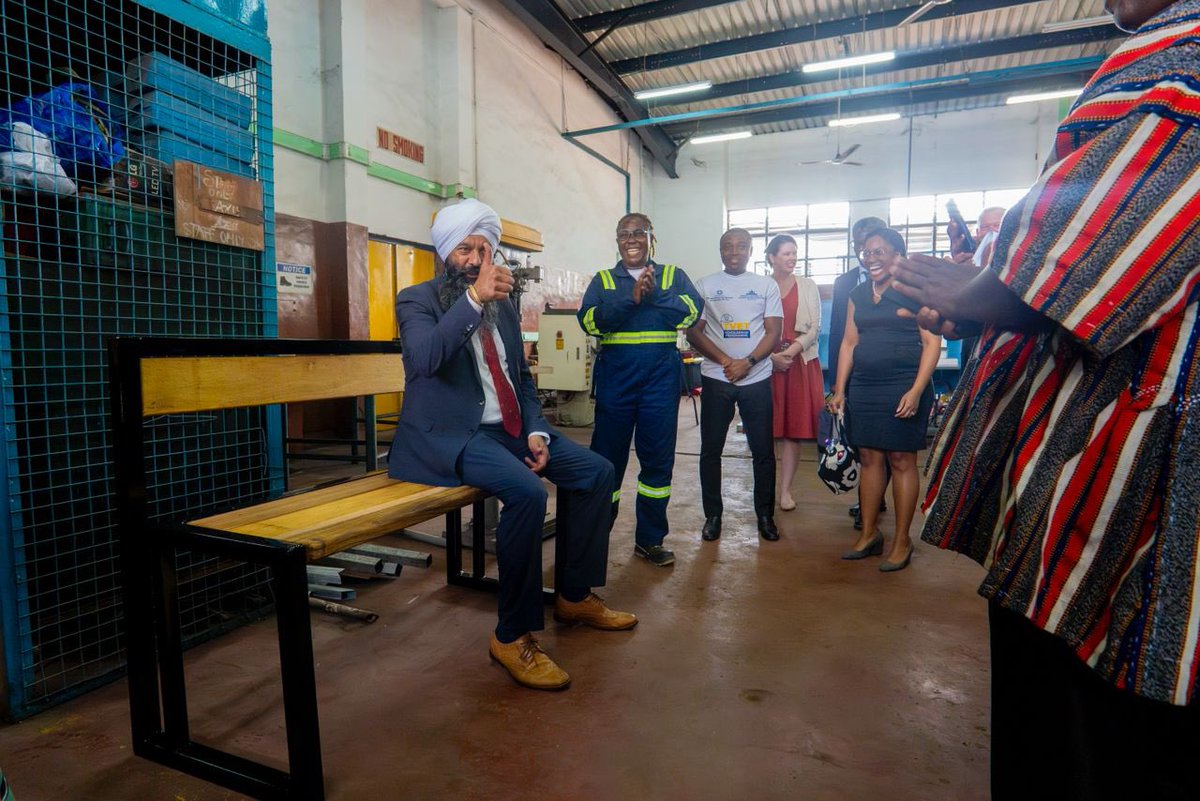 CanHCGhana's tweet photo. Hon. Sarai met women 👩🏾🏭 in 🇬🇭 who have received support through Canada’s #INVEST project! Partnerships like this between 🇨🇦 and 🇬🇭 in #TVET and skilled trades is changing the narrative. 👩🏾🏭👩🏾🏭👩🏾🏭#INVESTinHer #WUSC https://t.co/Ytqdb1K7x8