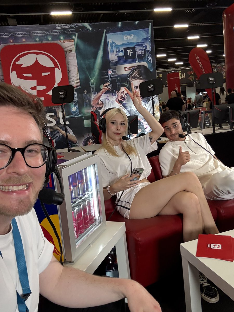 ✅LIVE twitch.tv/esportschoolle…