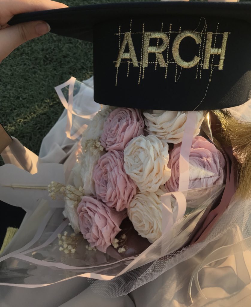 Itshibadwe's tweet photo. I did it 🎓✨
#graduation 
#mezuniyet https://t.co/gCabsprFLc