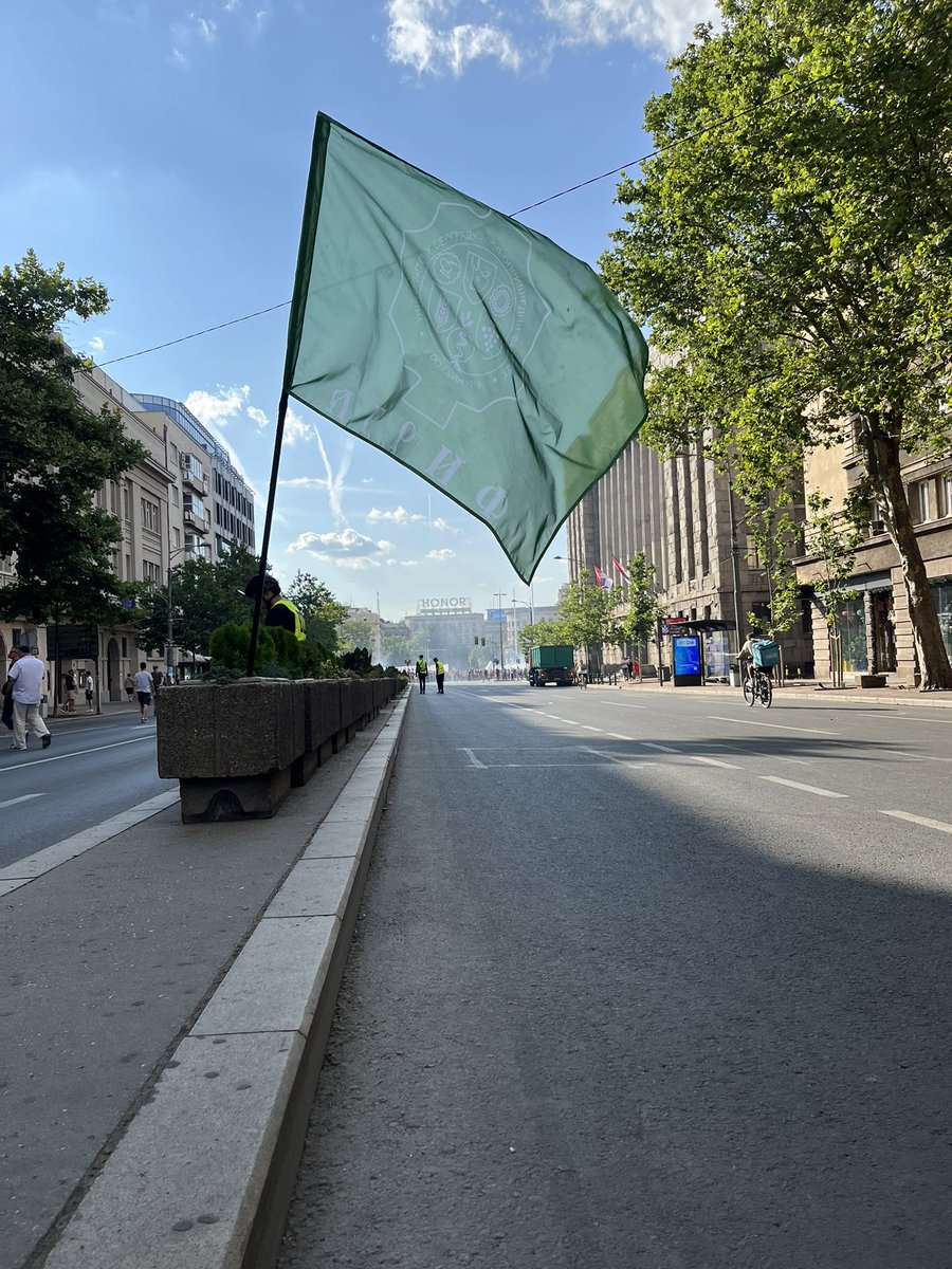 agrifblokira's tweet image. Агриф на најзанимљивијој локацији хехе 

Очи у очи! 

#ВидимоСеНаВидовдан #VidikoSeNaVidovdan