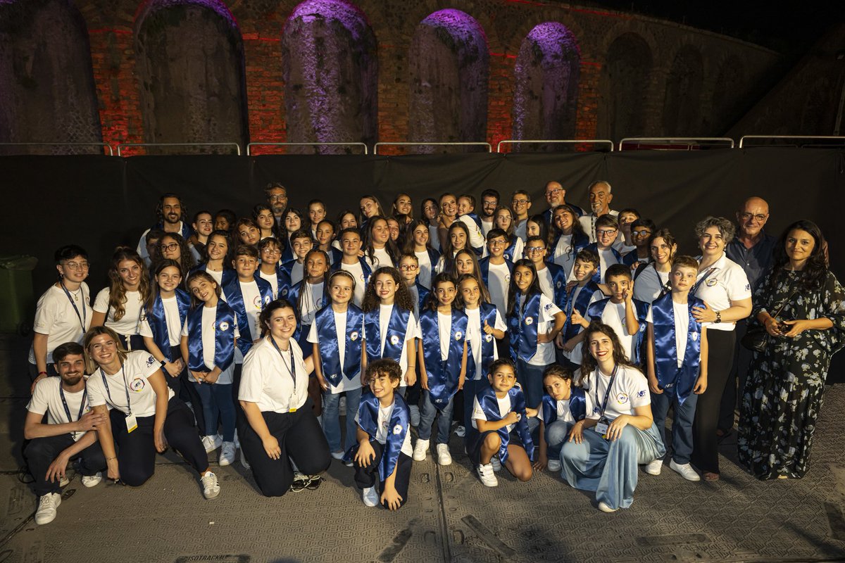 Andrea Bocelli Foundation (@abfoundation) on Twitter photo “La gioia di fare! Fare musica insieme, fare amicizia, fare cultura, fare festa e festosamente celebrare la vita e le sue opportunità di bellezza. La musica insegna anche questo: il valore del percorso, il valore del tempo (che quando vissuto imparando, non è mai tempo perso). I “La gioia di fare! Fare musica insieme, fare amicizia, fare cultura, fare festa e festosamente celebrare la vita e le sue opportunità di bellezza. La musica insegna anche questo: il valore del percorso, il valore del tempo (che quando vissuto imparando, non è mai tempo perso). I
