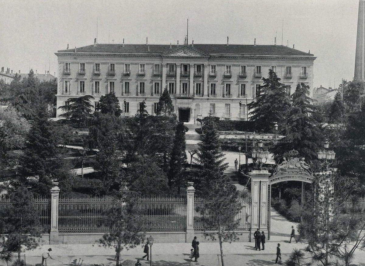 Ministerio Defensa (@defensagob) on Twitter photo El Palacio de Buenavista ya es Bien de Interés Cultural.
Esta semana, el Consejo de Ministros ha reconocido el valor histórico, artístico y simbólico de este emblemático edificio, sede del Cuartel General del <a href="/EjercitoTierra/">Ejército de Tierra 🇪🇸</a> El Palacio de Buenavista ya es Bien de Interés Cultural.
Esta semana, el Consejo de Ministros ha reconocido el valor histórico, artístico y simbólico de este emblemático edificio, sede del Cuartel General del <a href="/EjercitoTierra/">Ejército de Tierra 🇪🇸</a>