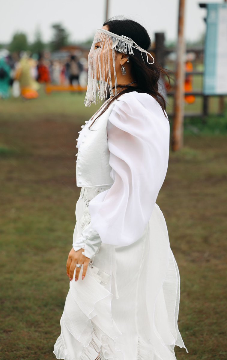 Ысыах - это якутская Met Gala 🌿 В этом году я в белом 🤍

Ph: <a href="/VadimSkr/">Vadim Skryabin</a>