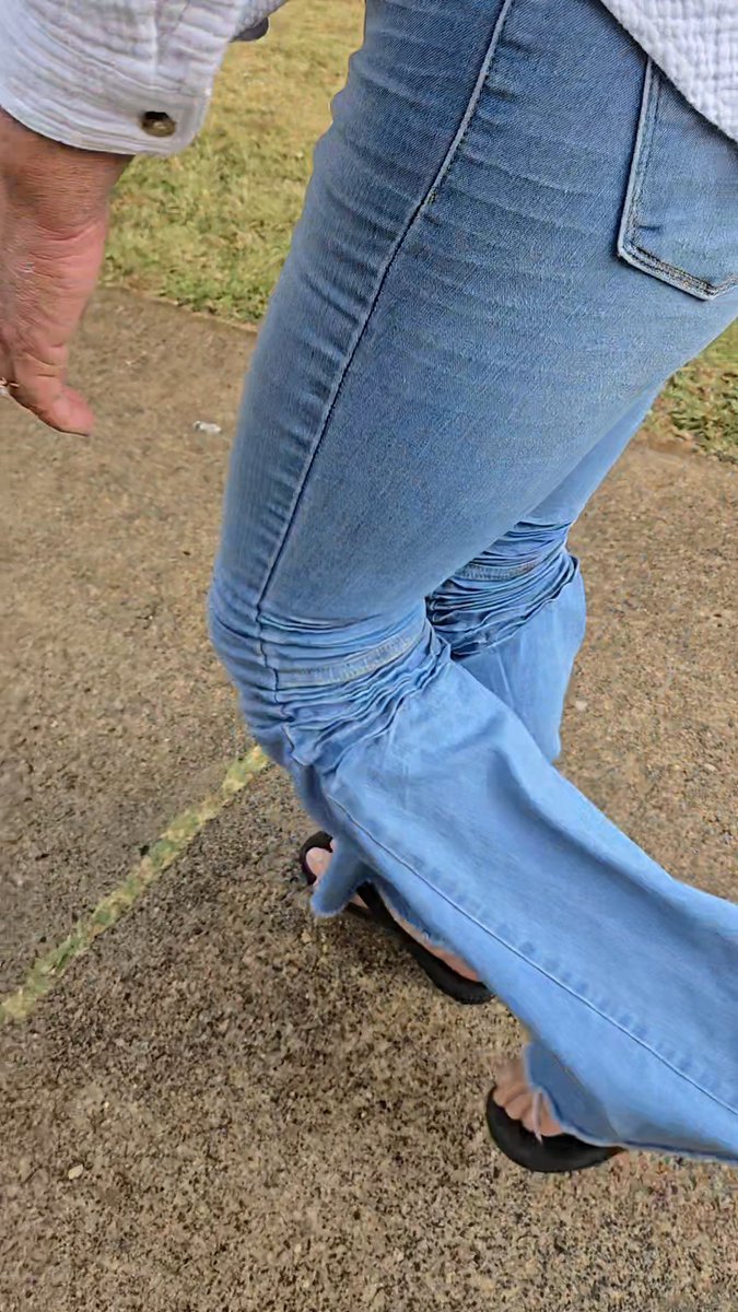 tightjeansluv's tweet photo. #jeans #creases #tightjeans #wife #rippedjeans #jeansbooty #bellbottoms #slay #destroyedjeans #bohochic #jeansfetish #flarejeans #heels #boots #thickwoman #thicklegs #curvygirl #ruchedjeans #ootd #widelegjeans #fadedjeans
#curvy #tightpants #thickthighssavelives #thicc #frayed https://t.co/o8dWGsz8Nf