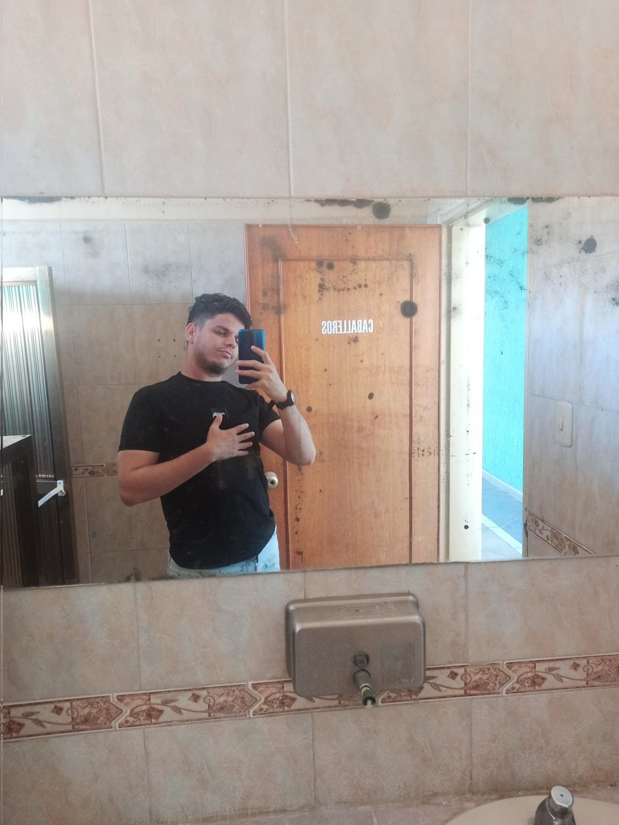 XuserVM's tweet image. Feliz sábado 🎈