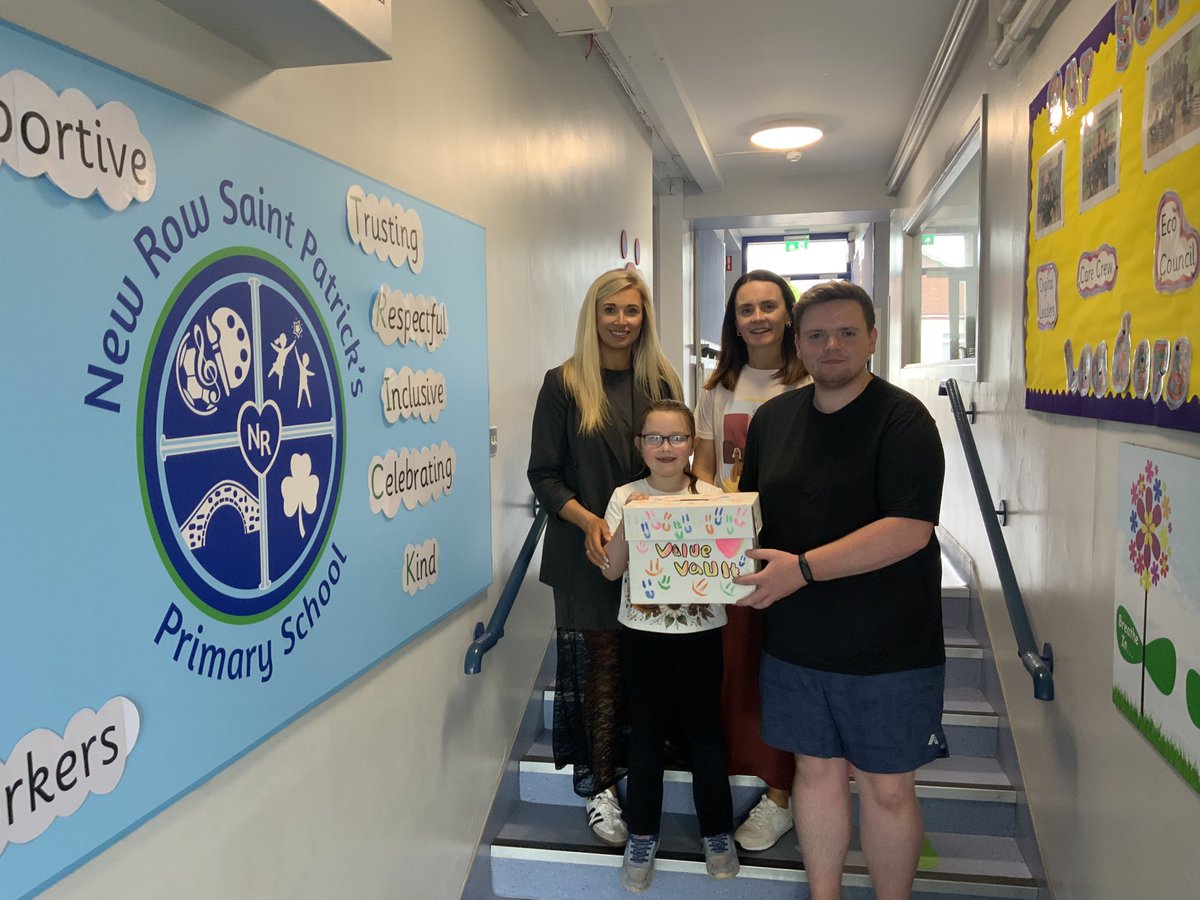 Well done to this week’s winner of the Value Vault, our lovely helper Harry. He was nominated by this Y4 girl for showing that he is kind, inclusive, supportive and a team worker! Values that mean so much to us as a school.
#wecarewesharewelearn💙💚