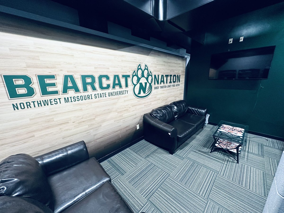 Our Bearcat staff is out on the road again this weekend.  2027’s &amp; 2028’s, let us know who you are and where you’re at!  Good luck!  👊