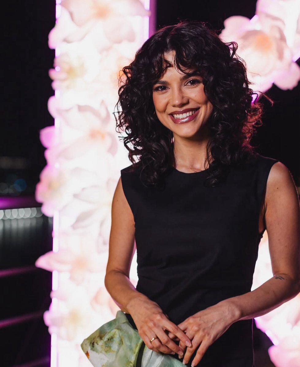 Manu Gavassi lindíssima na “Pop Party” da Kérastase nesta quinta-feira. 💛