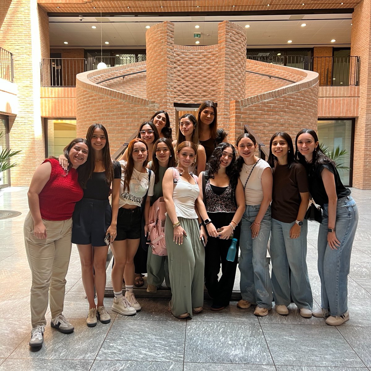 Alumnas de Educación y Psicopedagogía viven un verano internacional en la Universidad Cattolica Sacro Cuore en Milán, Italia 🇮🇹 y llevan el curso Educación Inclusiva 👏

#UDEMInternational