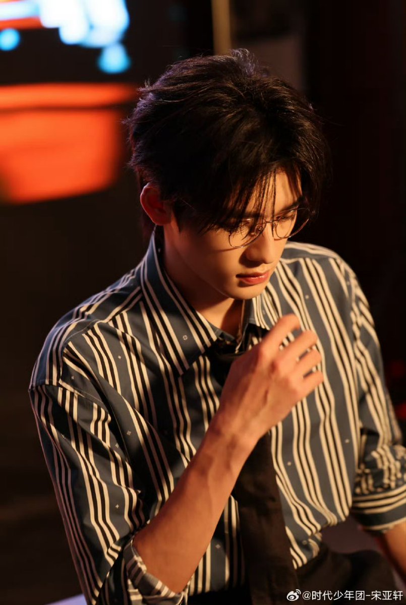 sam__0304's tweet photo. 250629 송야쉔 웨이보 업데이트

👔☔️🤳
准备睡觉去啦 
大家也早点休息😴 ​​​

#송야쉔 #宋亚轩 #SongYaxuan https://t.co/ywuShzxlwu