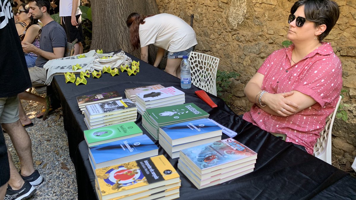 Cryptshow (@cryptshow) on Twitter photo Seguim amb la presentació de l’òpera prima de <a href="/midaporta/">María Inés Daporta</a> “La nova realitat” acompanyada de l’editor i escriptor Jordi Casals. #Badalona Seguim amb la presentació de l’òpera prima de <a href="/midaporta/">María Inés Daporta</a> “La nova realitat” acompanyada de l’editor i escriptor Jordi Casals. #Badalona
