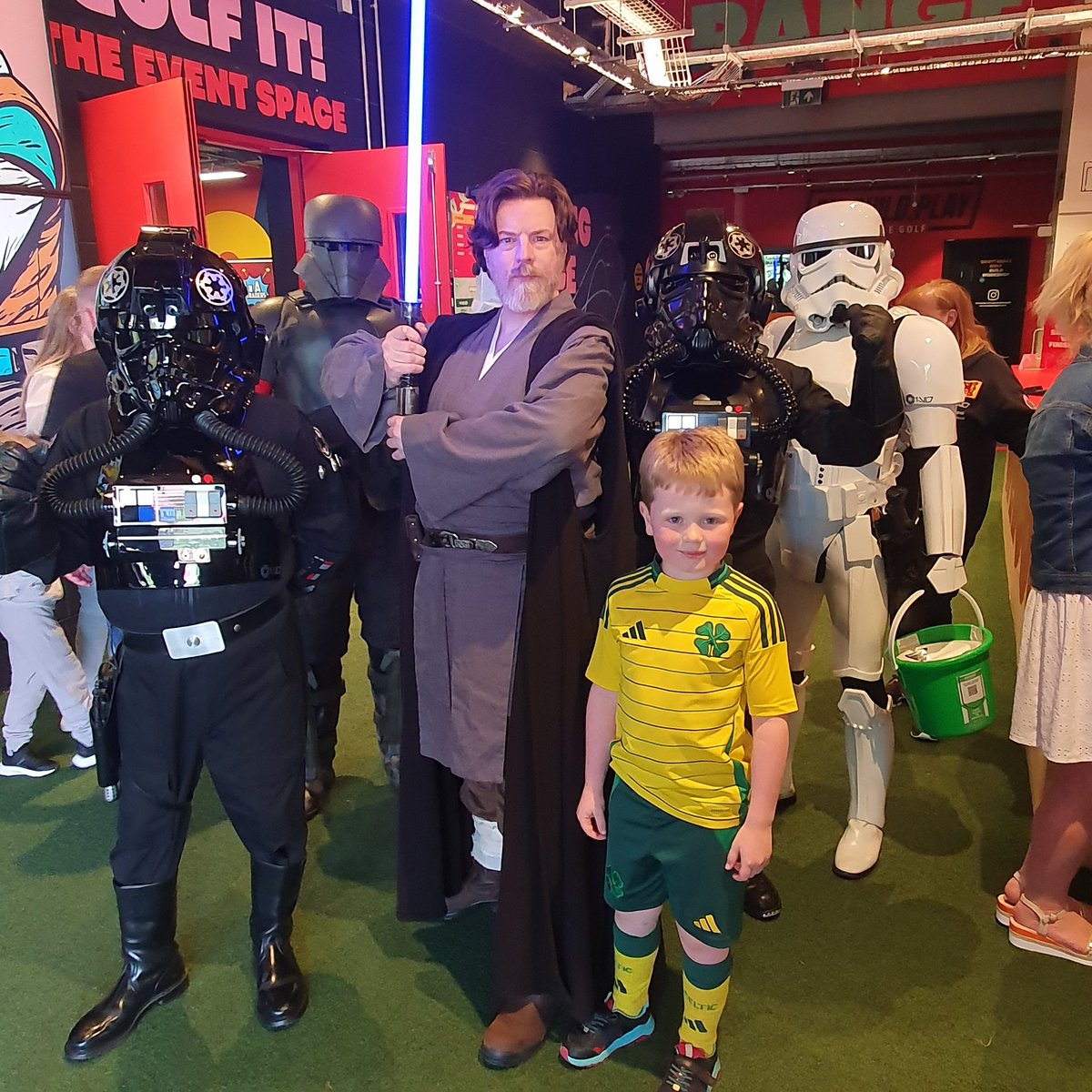 Dave Flynn (@davetflynn) on Twitter photo Daniel dressed as Mace Windu's wee brother. Transfer Windu
<a href="/501stLegion/">501st Legion</a> <a href="/bigfeedgla/">Big Feed</a> <a href="/starwars/">Star Wars</a> <a href="/Golfitglasgow/">Golfit!</a> <a href="/SamuelLJackson/">Samuel L. Jackson</a> Daniel dressed as Mace Windu's wee brother. Transfer Windu
<a href="/501stLegion/">501st Legion</a> <a href="/bigfeedgla/">Big Feed</a> <a href="/starwars/">Star Wars</a> <a href="/Golfitglasgow/">Golfit!</a> <a href="/SamuelLJackson/">Samuel L. Jackson</a>