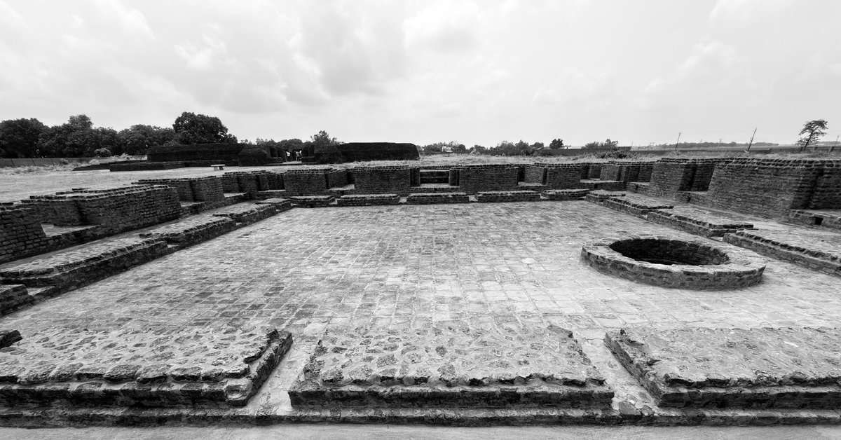 builthistories's tweet image. Twin Buddhist sites of Piprahwa, and Ganwaria, 6th Cen BCE onwards, Dist. Siddharthnagar, UP, India. Both these sites, protected by ASI have remains of a stupa (Piprahwā), from where the casket containing a portion of ashes of Lord Buddha were discovered) and several viharas.…
