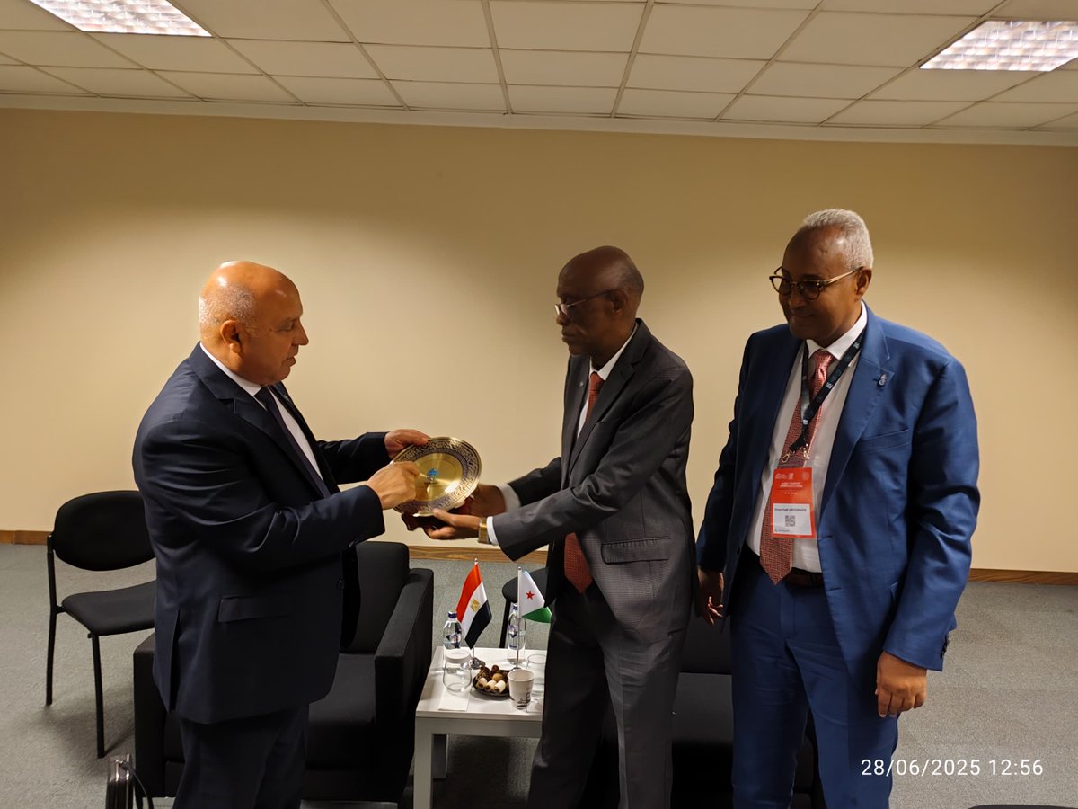 dpfza's tweet image. Chairman attended a bilateral meeting between H.E. Mr. Hassan Houmed Ibrahim, Minister of Infrastructure and Equipment of Djibouti, and his Egyptian counterpart, H.E. Eng. Kamel El Wazir, Deputy Prime Minister for Industrial Development and Minister of Industry and Transport of…
