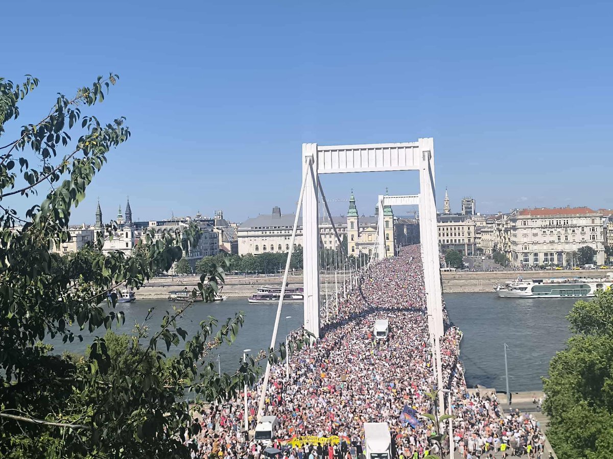 🏳️‍🌈LGBT Pride takes place in Budapest — in defiance of Orbán

Budapest Pride goes ahead, defying Orbán’s threat of ‘legal consequences’: tens of thousands have gathered in the heart of the Hungarian capital. This is the largest protest yet against Viktor Orbán’s policies — after