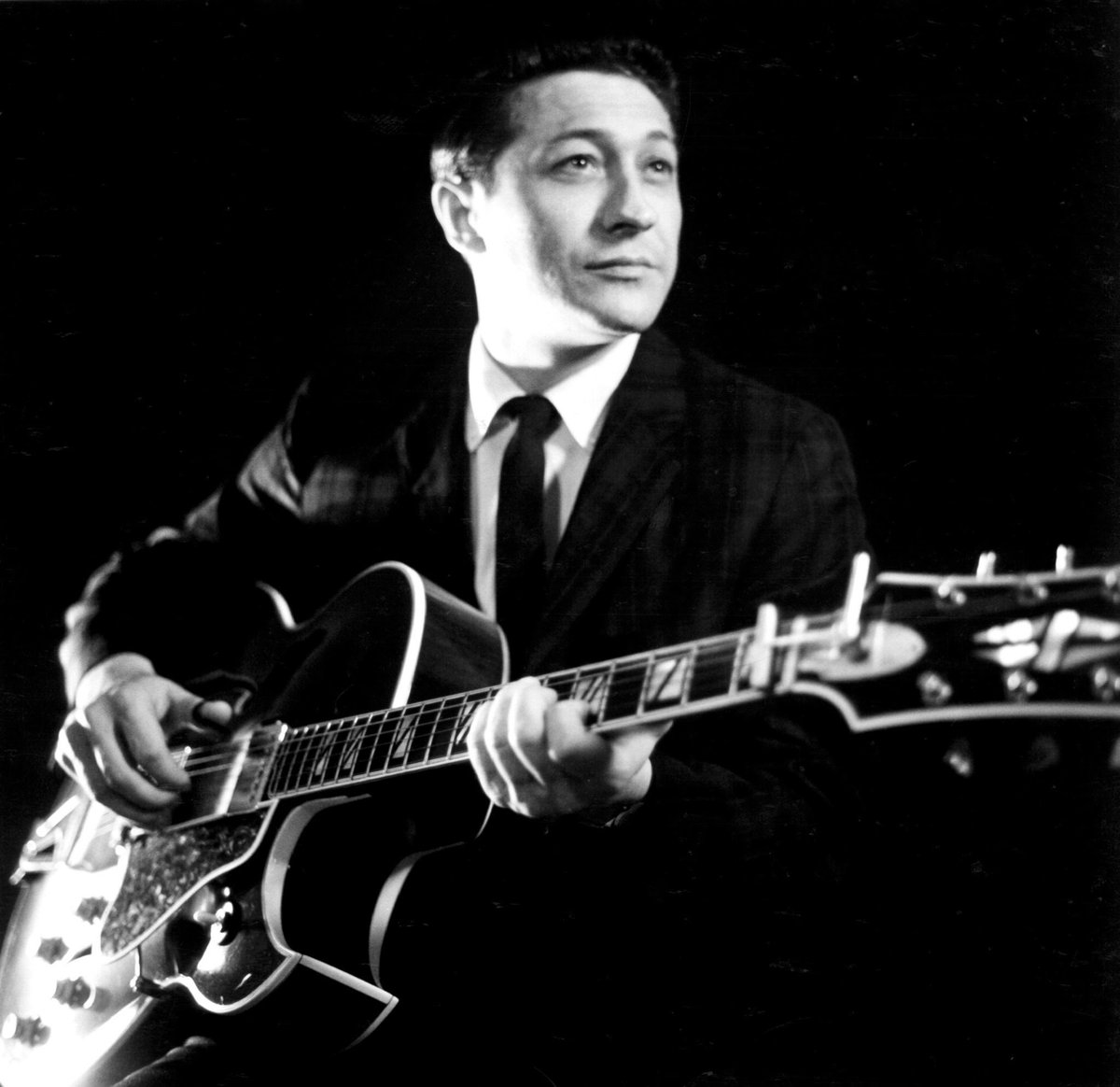 CoryKarma's tweet image. Remembering #ScottyMoore who passed away on this day in 2016! 🎶 
#ElvisHistory
